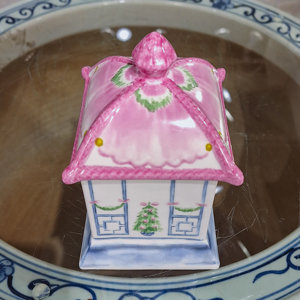 Large Decorative Ceramic Jar *Rare* *C Wonder* New main image 1